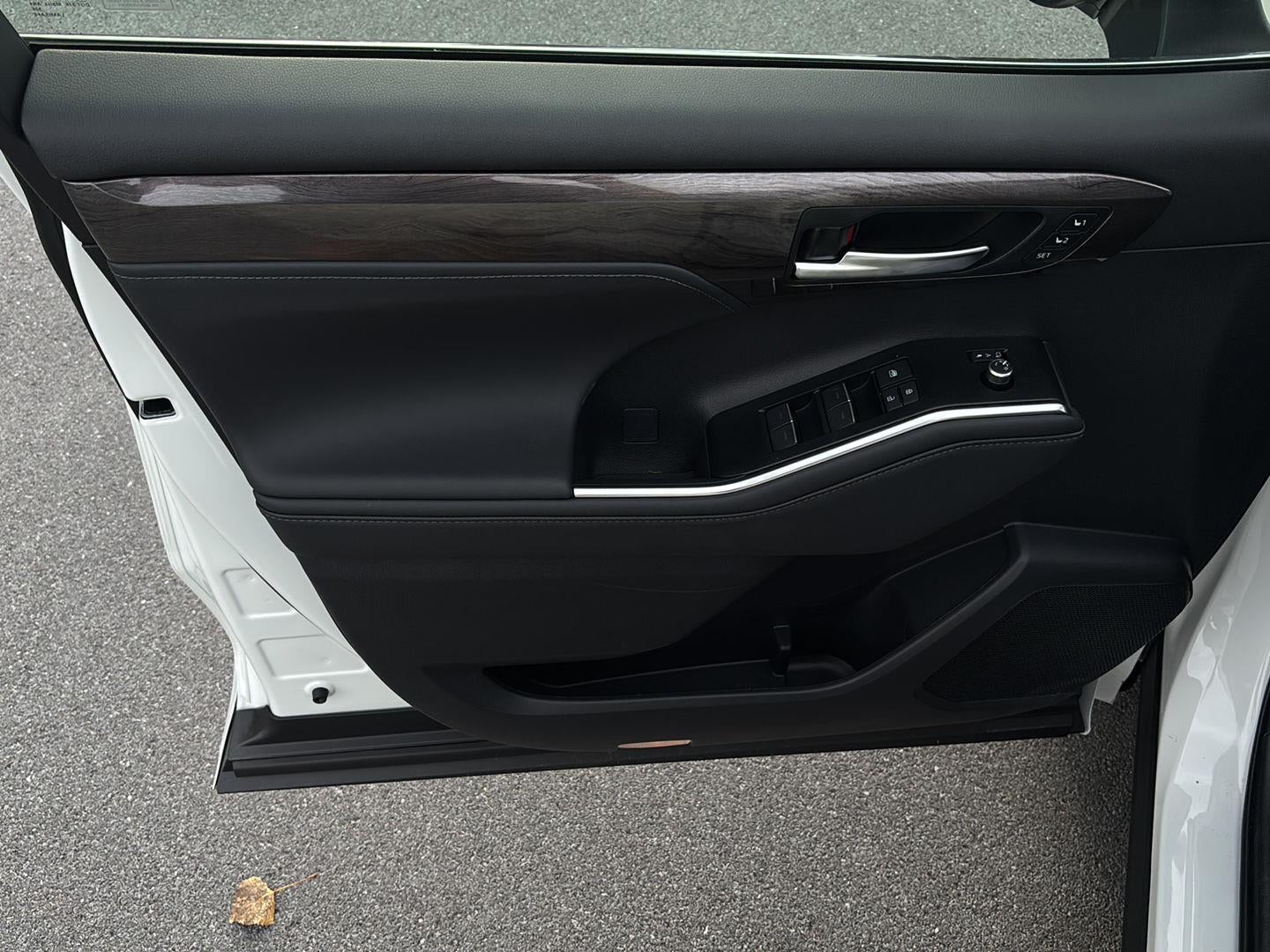 2026 Toyota Highlander Base