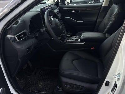 2026 Toyota Highlander Base