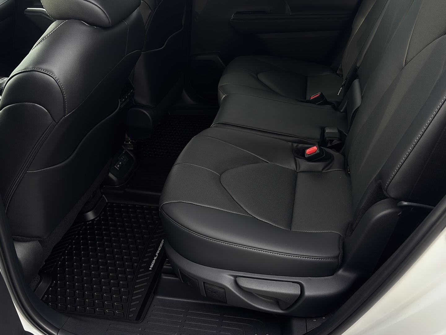 2026 Toyota Highlander Base