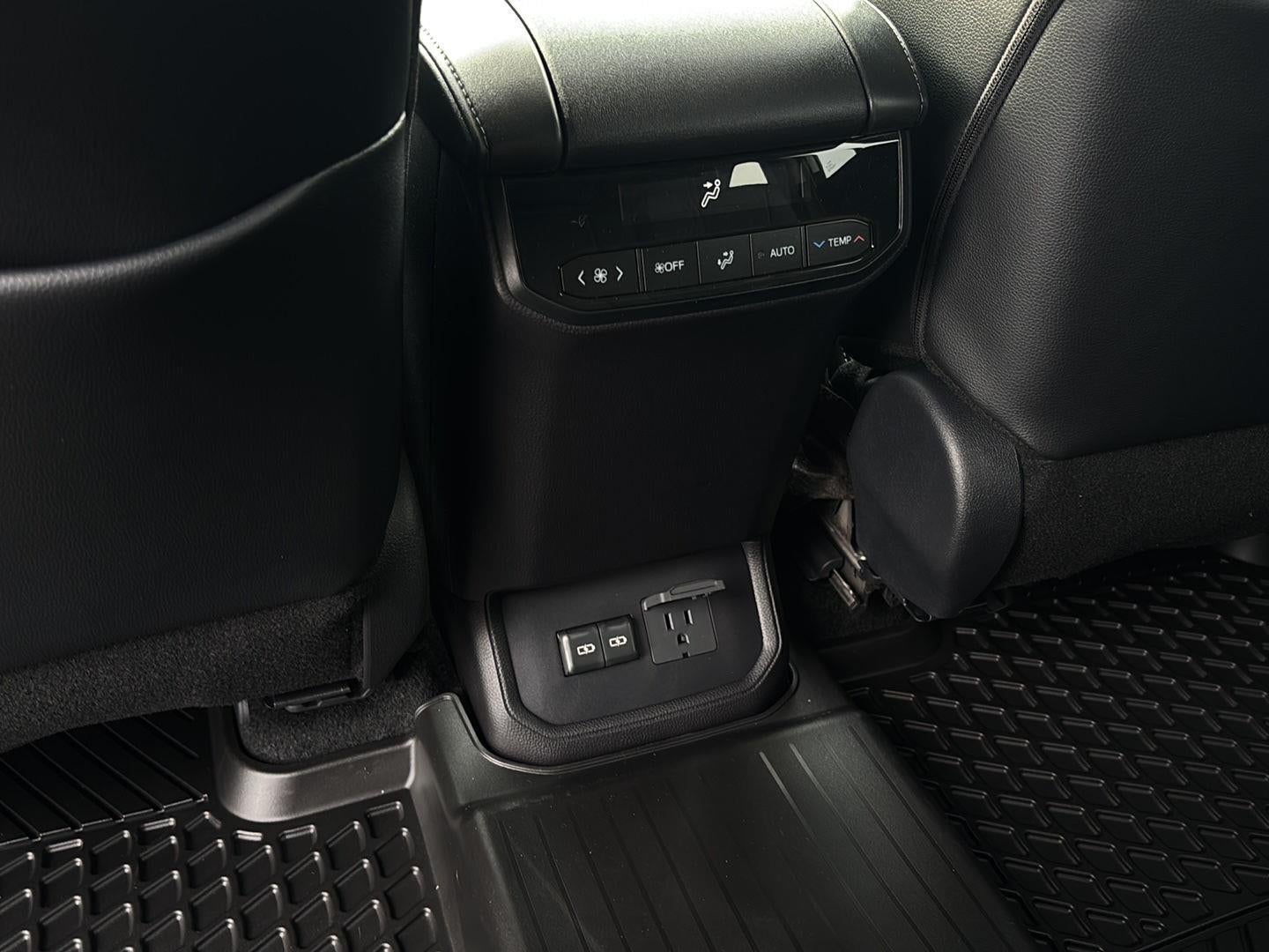 2026 Toyota Highlander Base