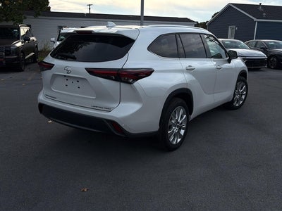 2026 Toyota Highlander Base