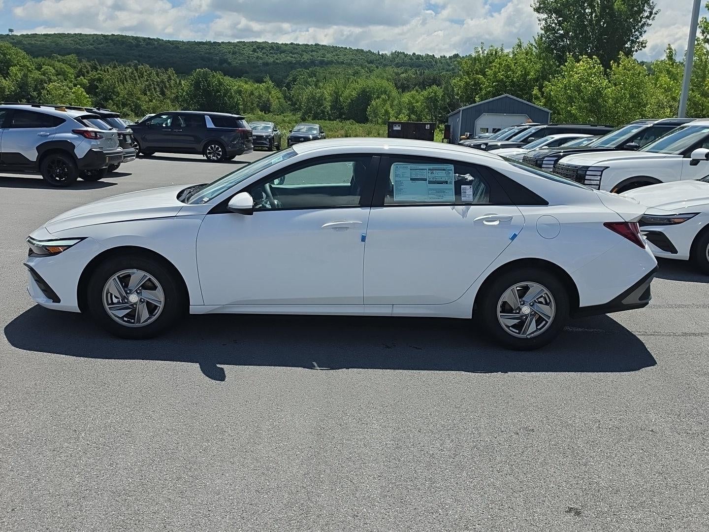 2026 Hyundai ELANTRA SE