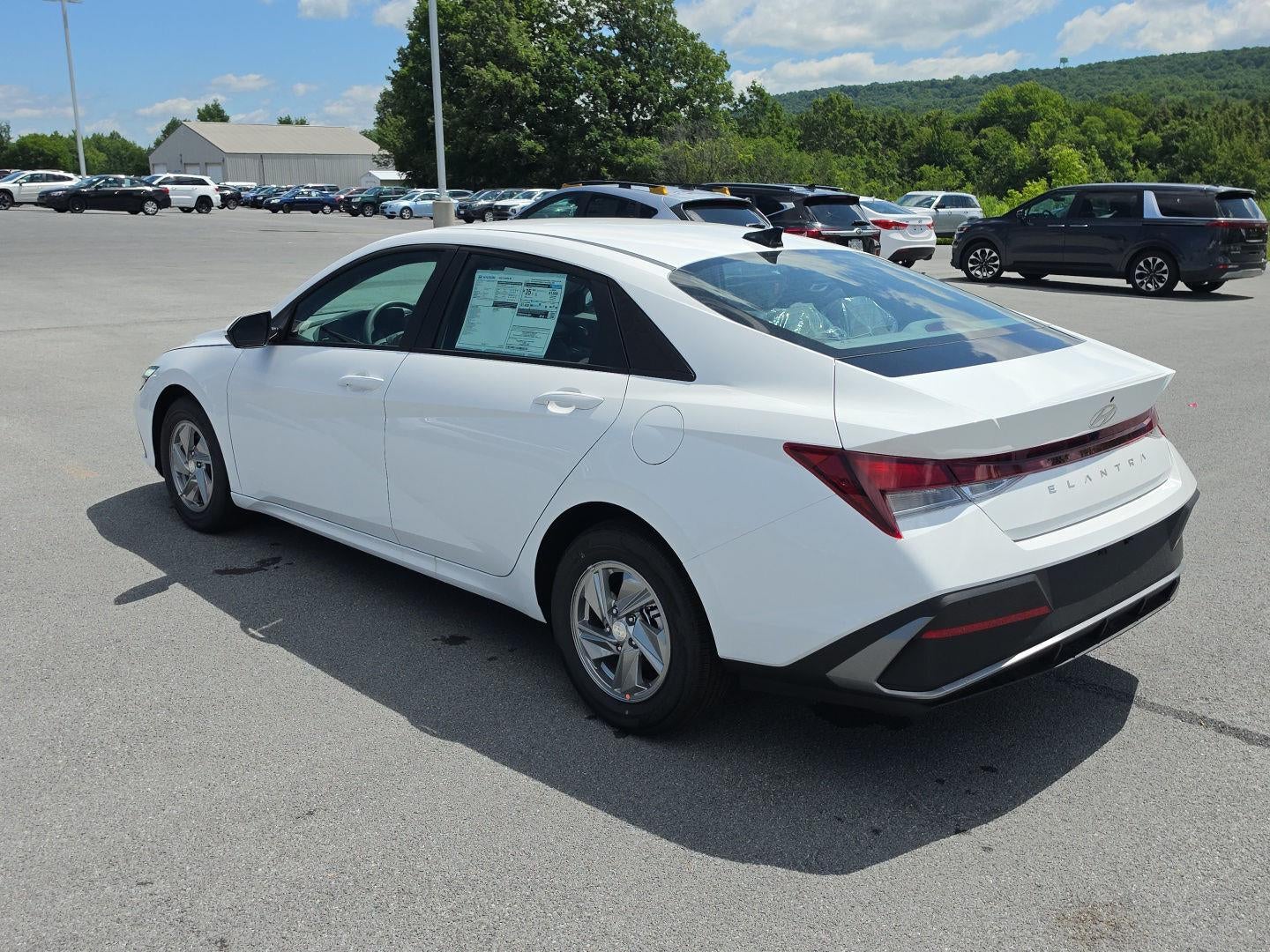 2026 Hyundai ELANTRA SE