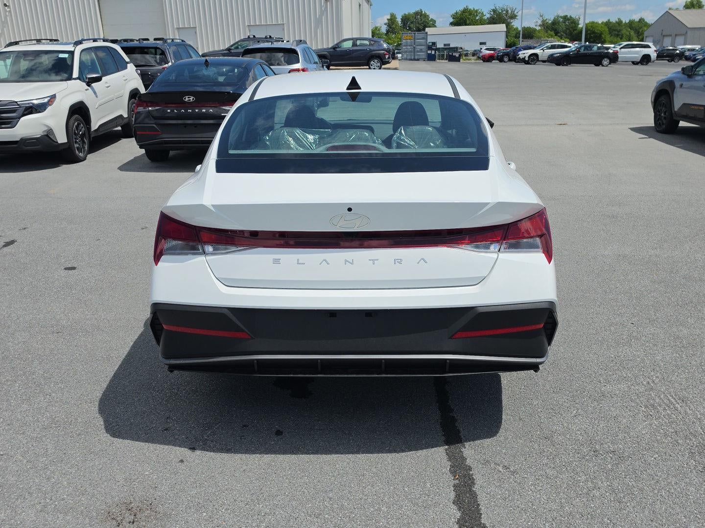 2026 Hyundai ELANTRA SE