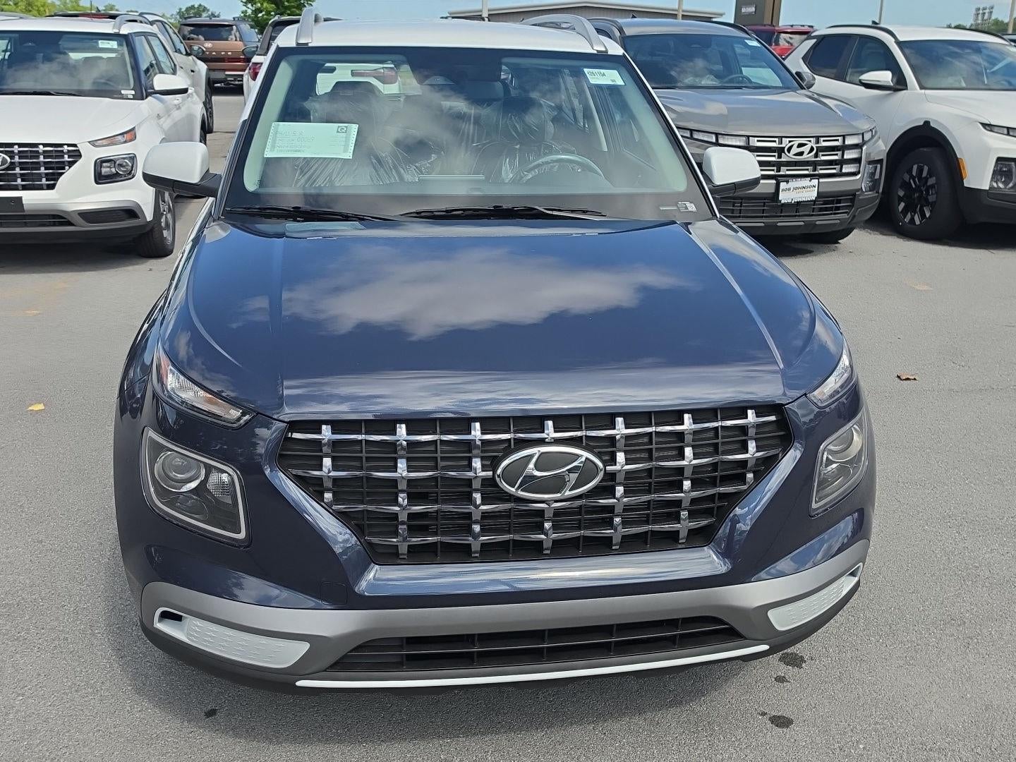 2026 Hyundai VENUE SEL W/Two-Tone Roof
