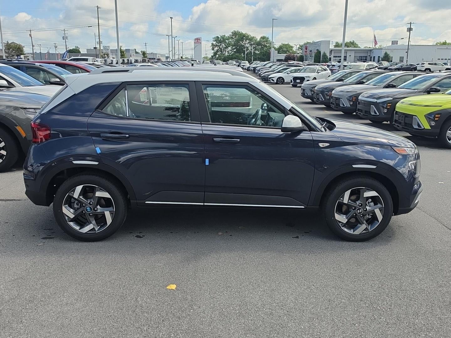 2026 Hyundai VENUE SEL W/Two-Tone Roof
