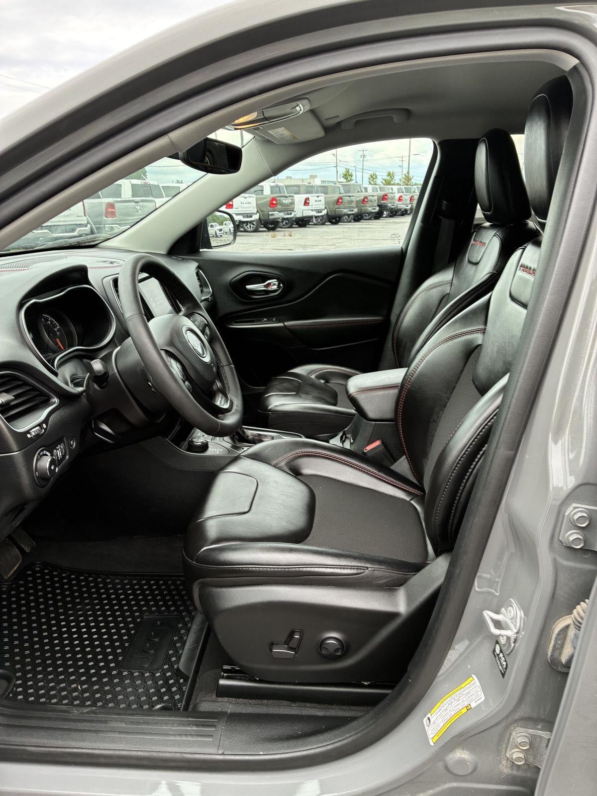 2023 Jeep Cherokee Trailhawk