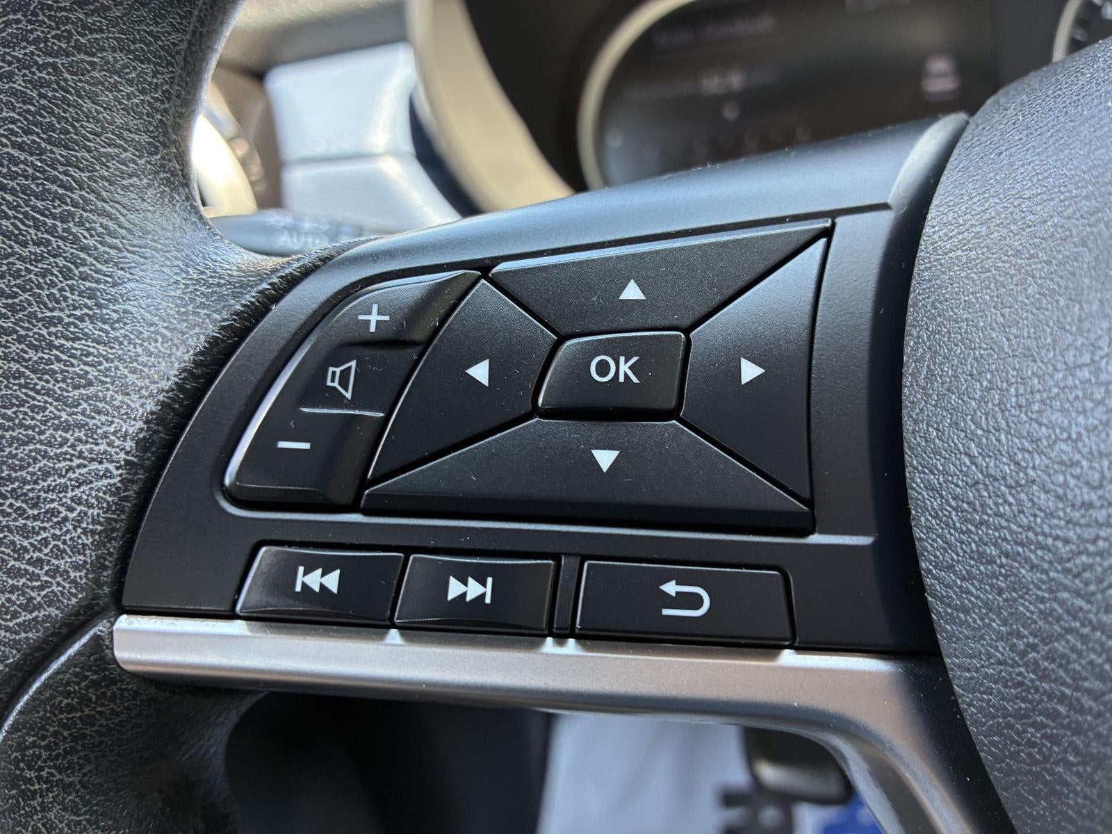 2023 Nissan Versa SV