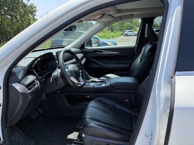 2024 INFINITI QX60 LUXE