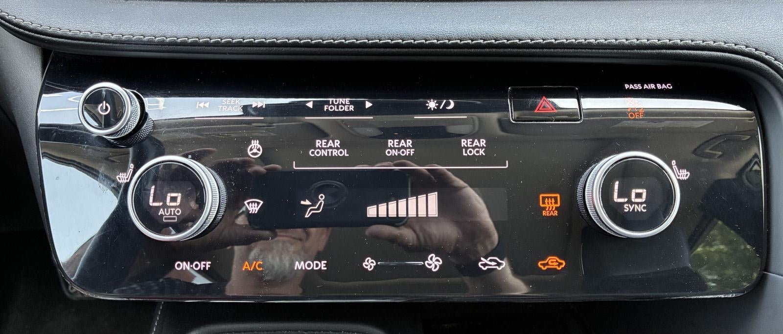 2024 INFINITI QX60 LUXE