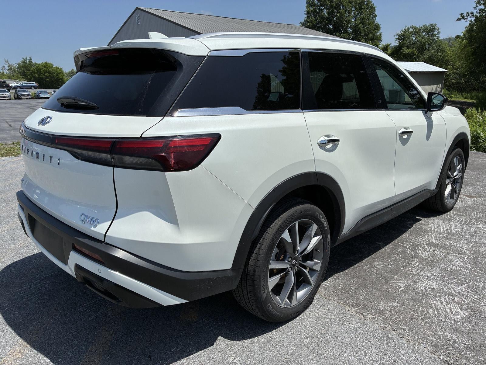 2024 INFINITI QX60 LUXE