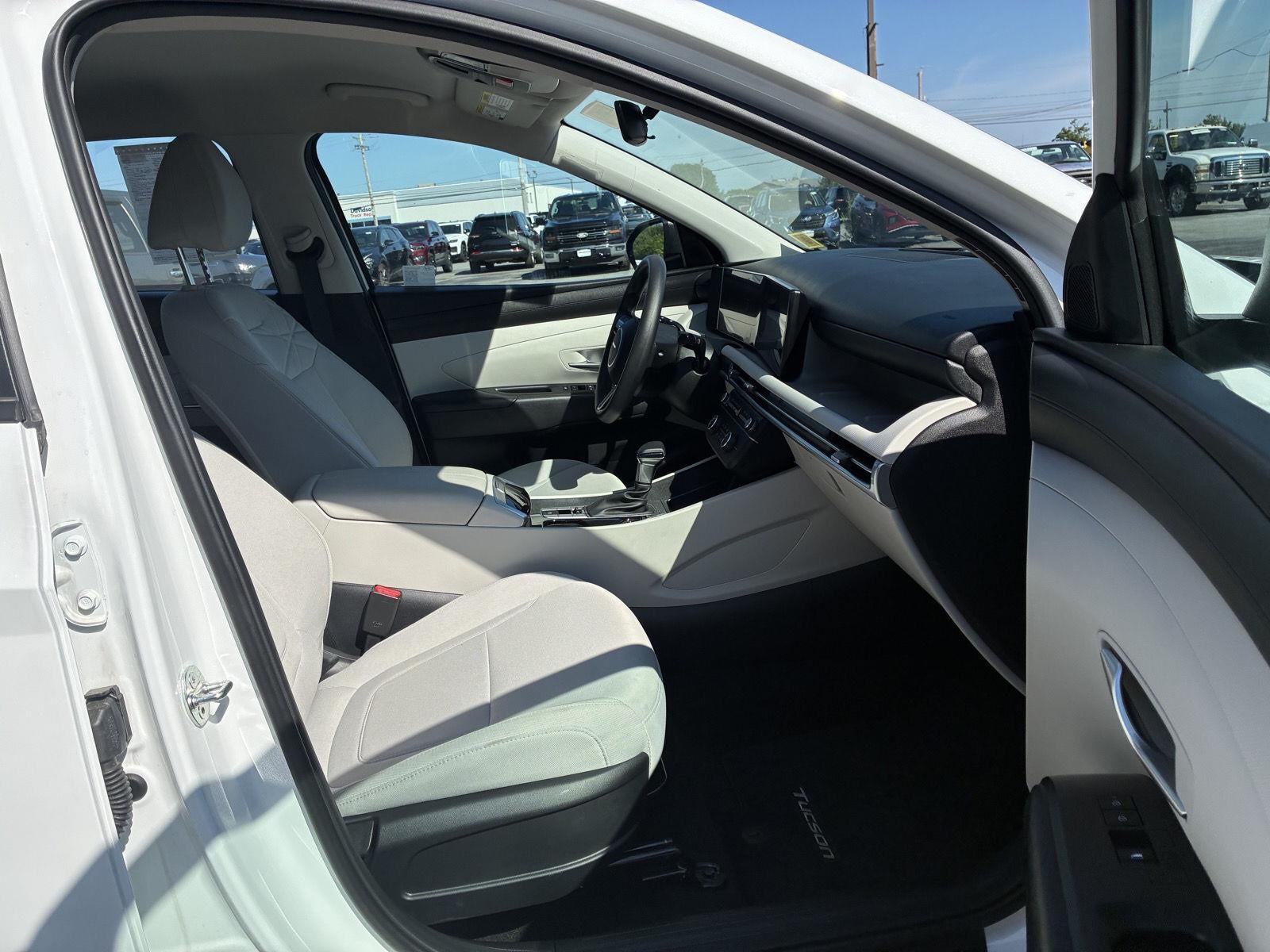2025 Hyundai TUCSON SE