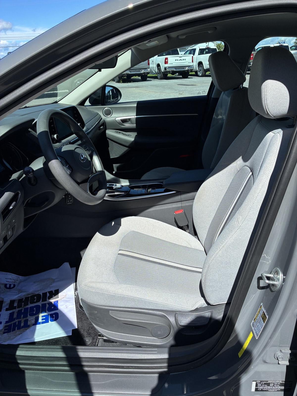 2022 Hyundai SONATA SE