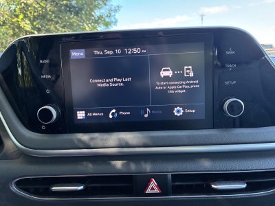 2022 Hyundai SONATA SE