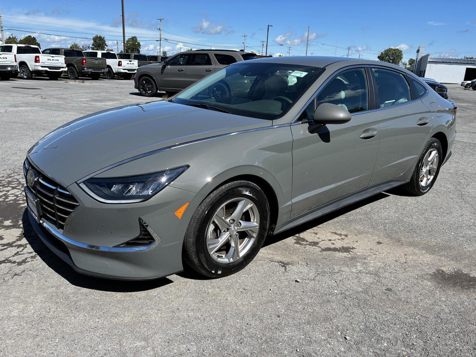 2022 Hyundai SONATA SE