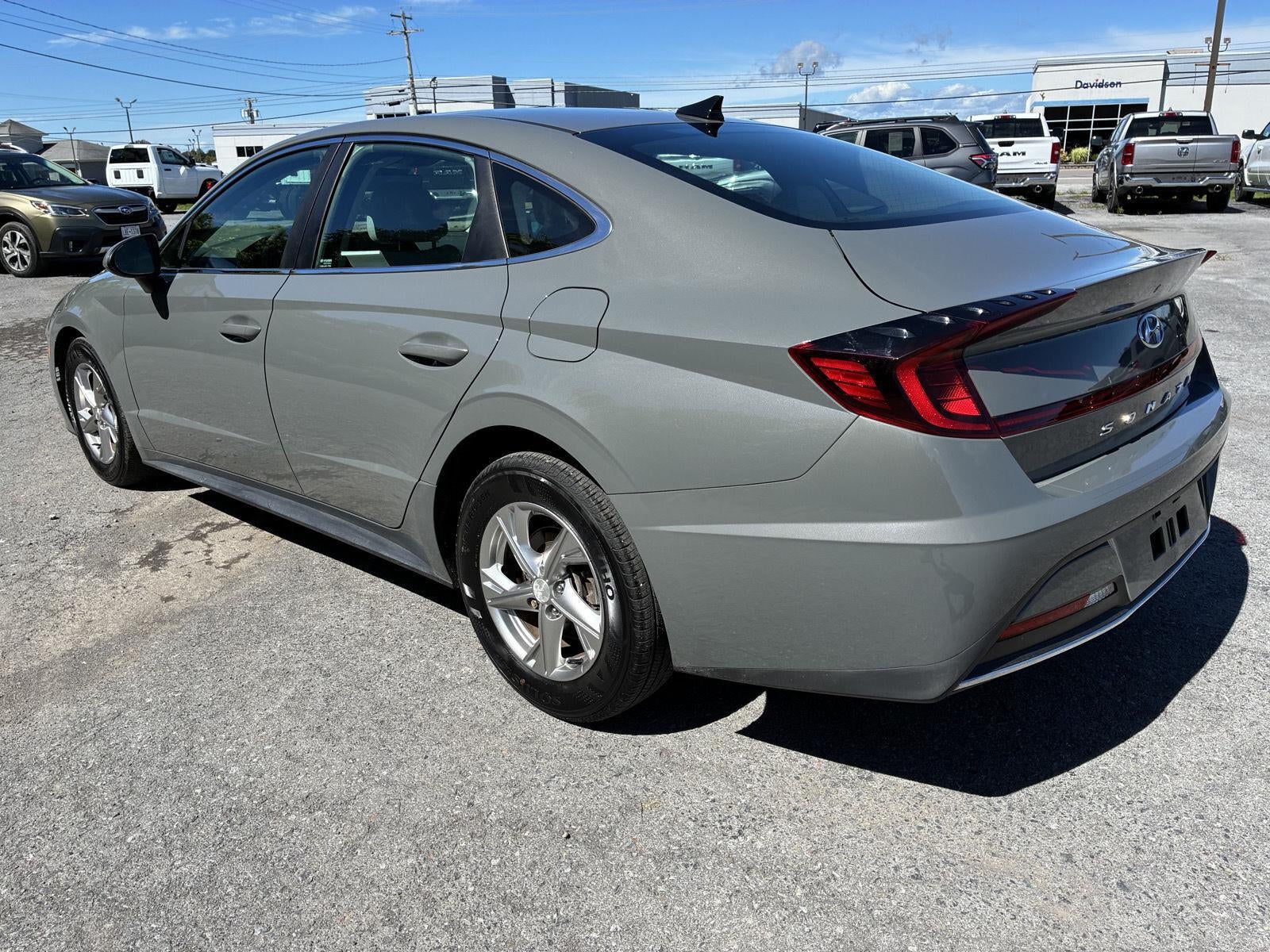 2022 Hyundai SONATA SE