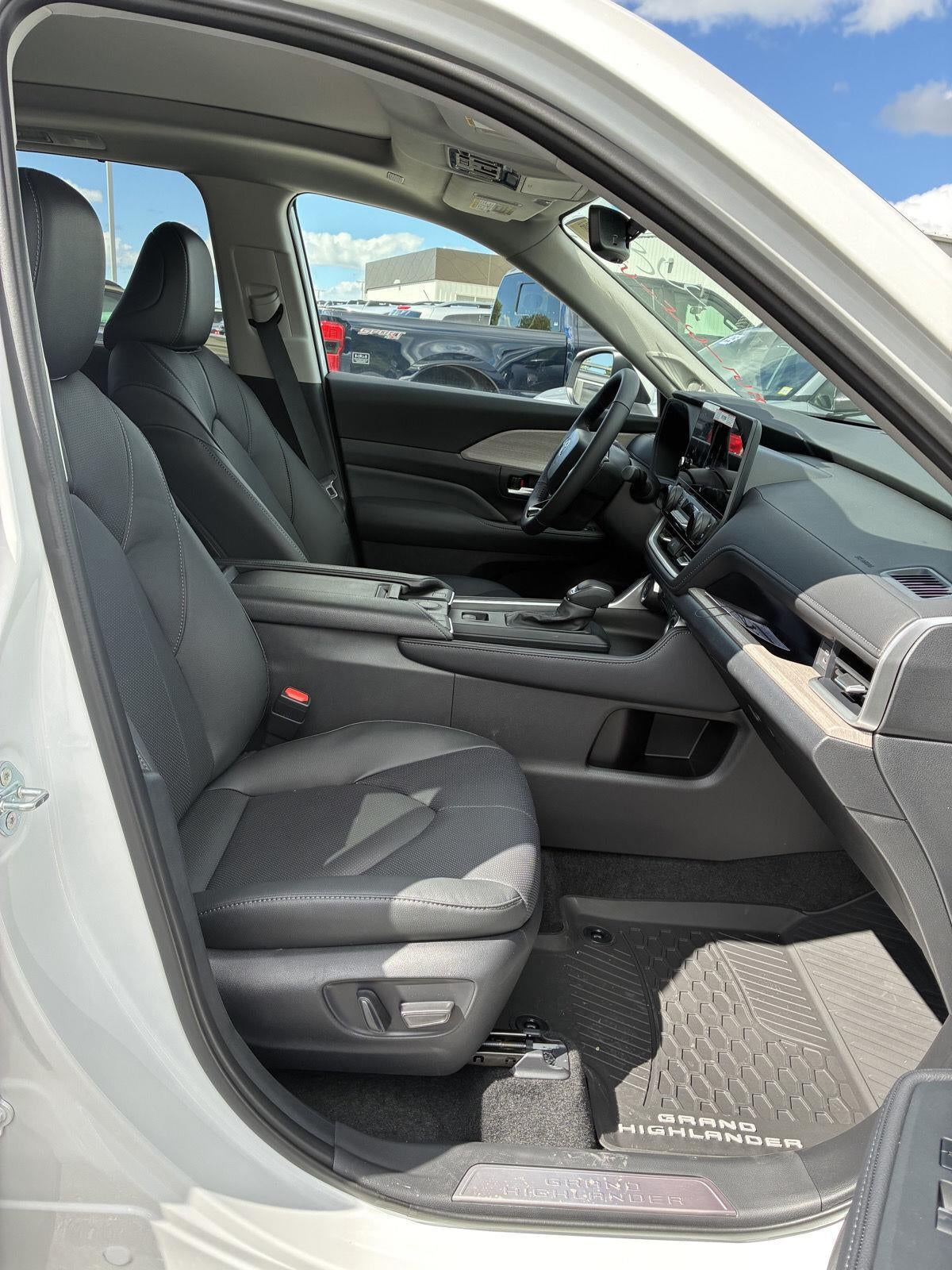 2026 Toyota Grand Highlander LE