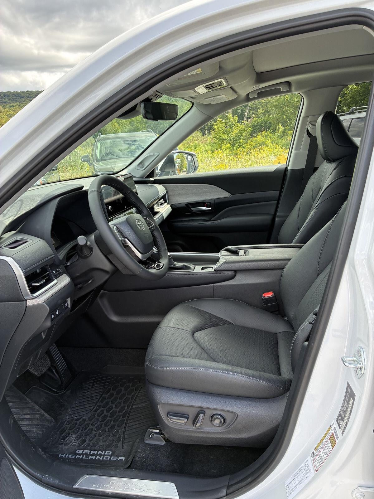 2026 Toyota Grand Highlander LE