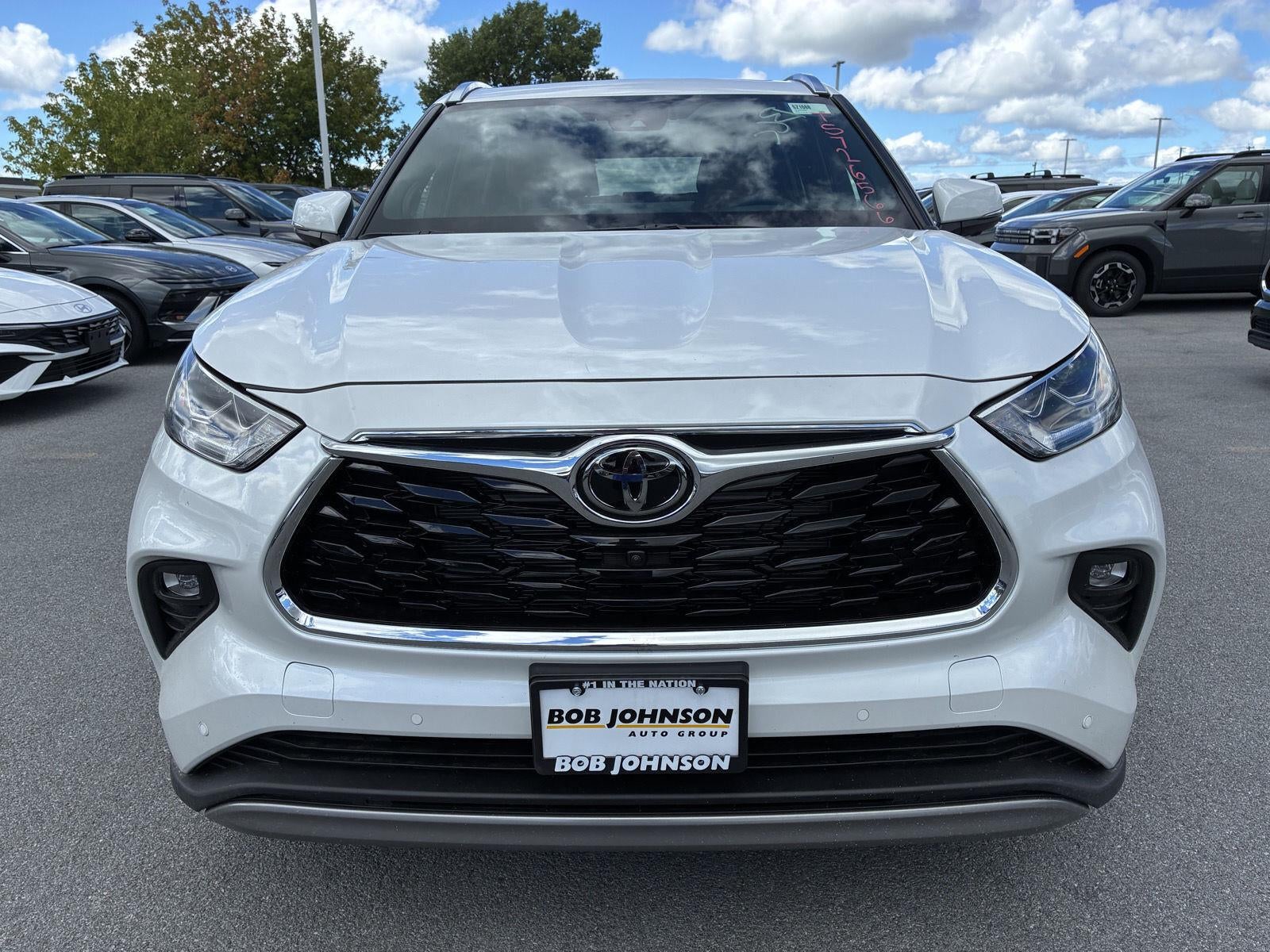 2026 Toyota Highlander Hybrid Platinum
