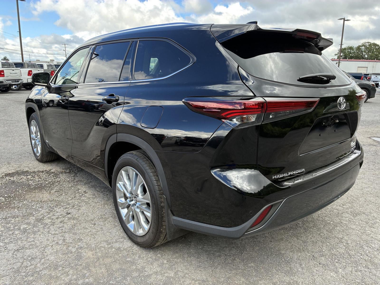2026 Toyota Highlander Hybrid Limited