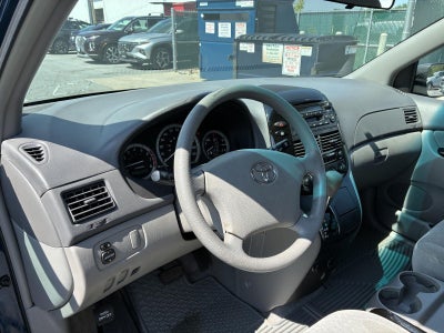 2005 Toyota Sienna CE