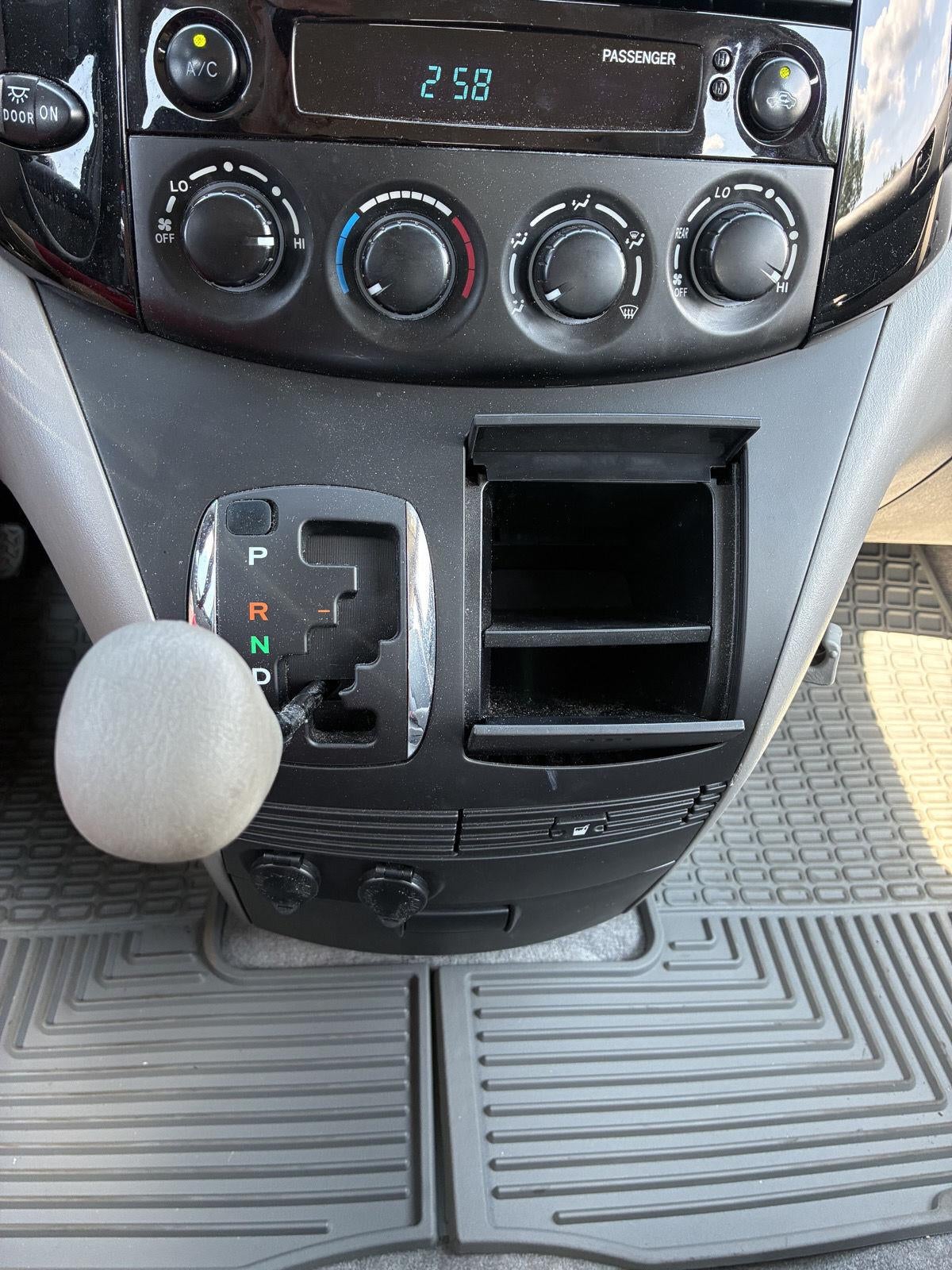 2005 Toyota Sienna CE