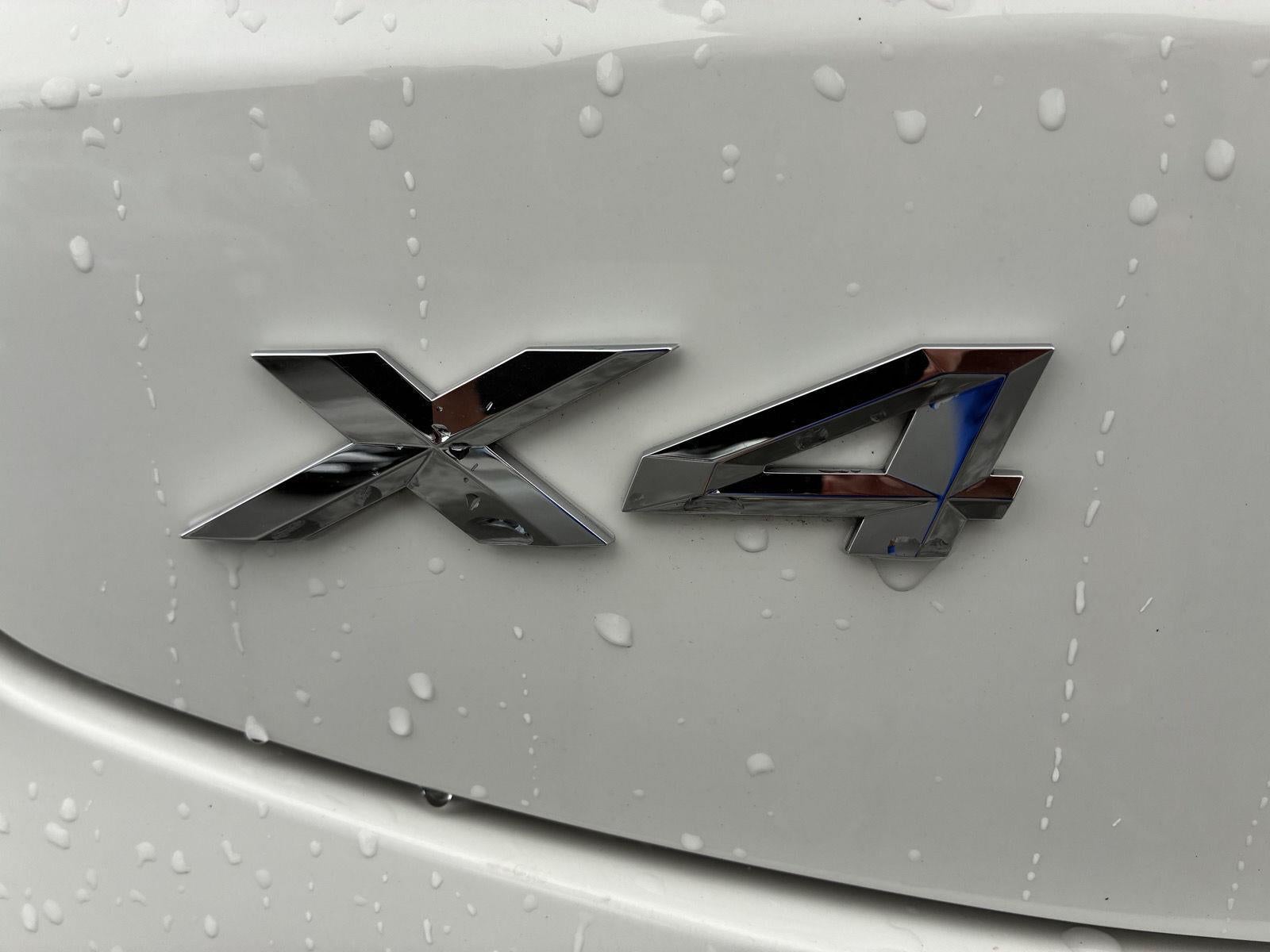 2025 BMW X4 xDrive30i