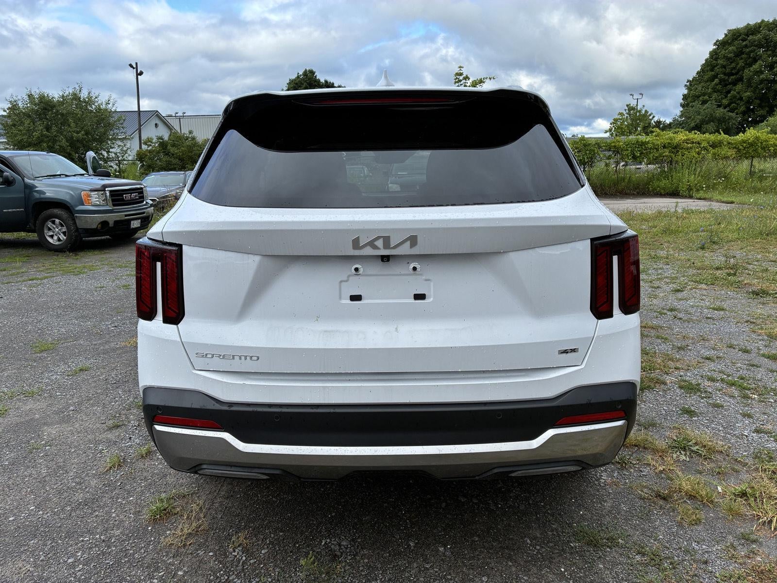 2025 Kia Sorento X-Line EX