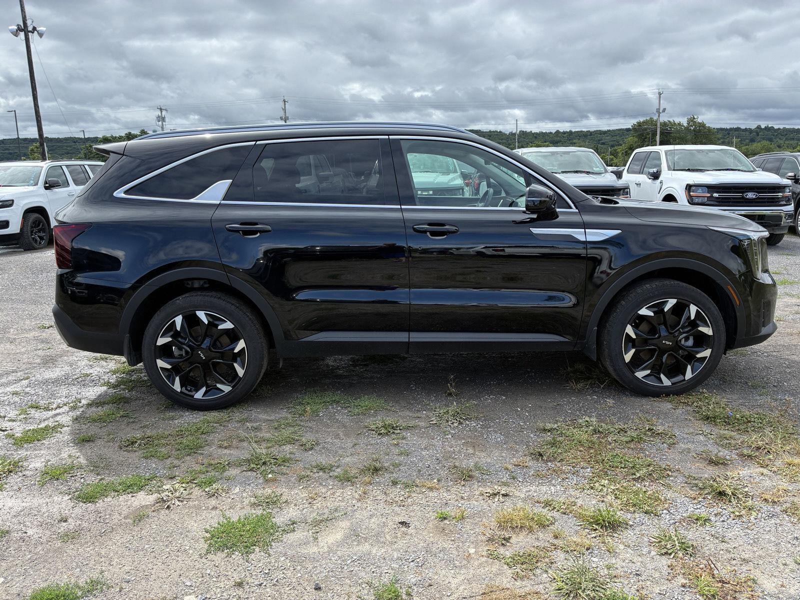 2025 Kia Sorento X-Line EX