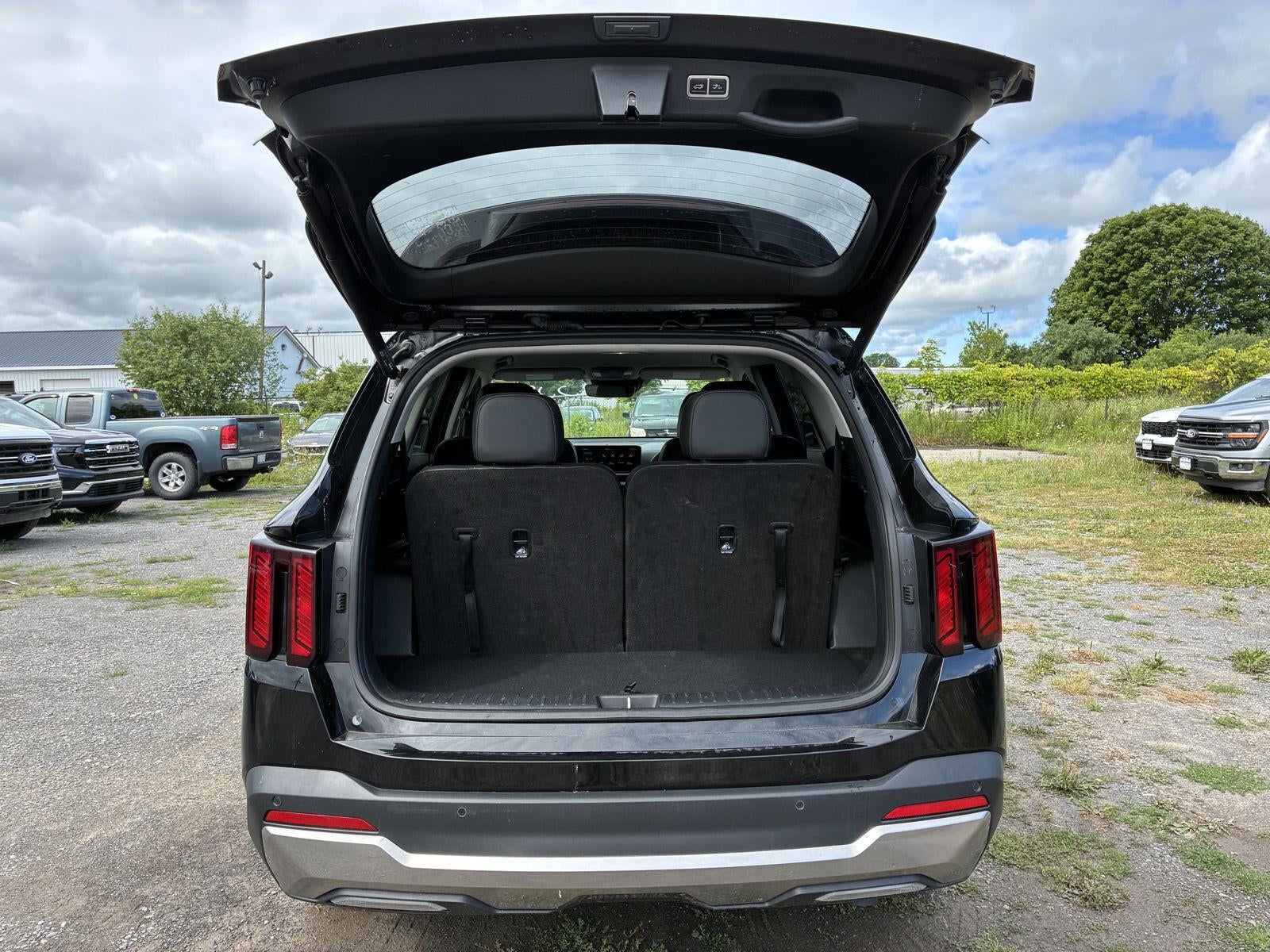2025 Kia Sorento X-Line EX