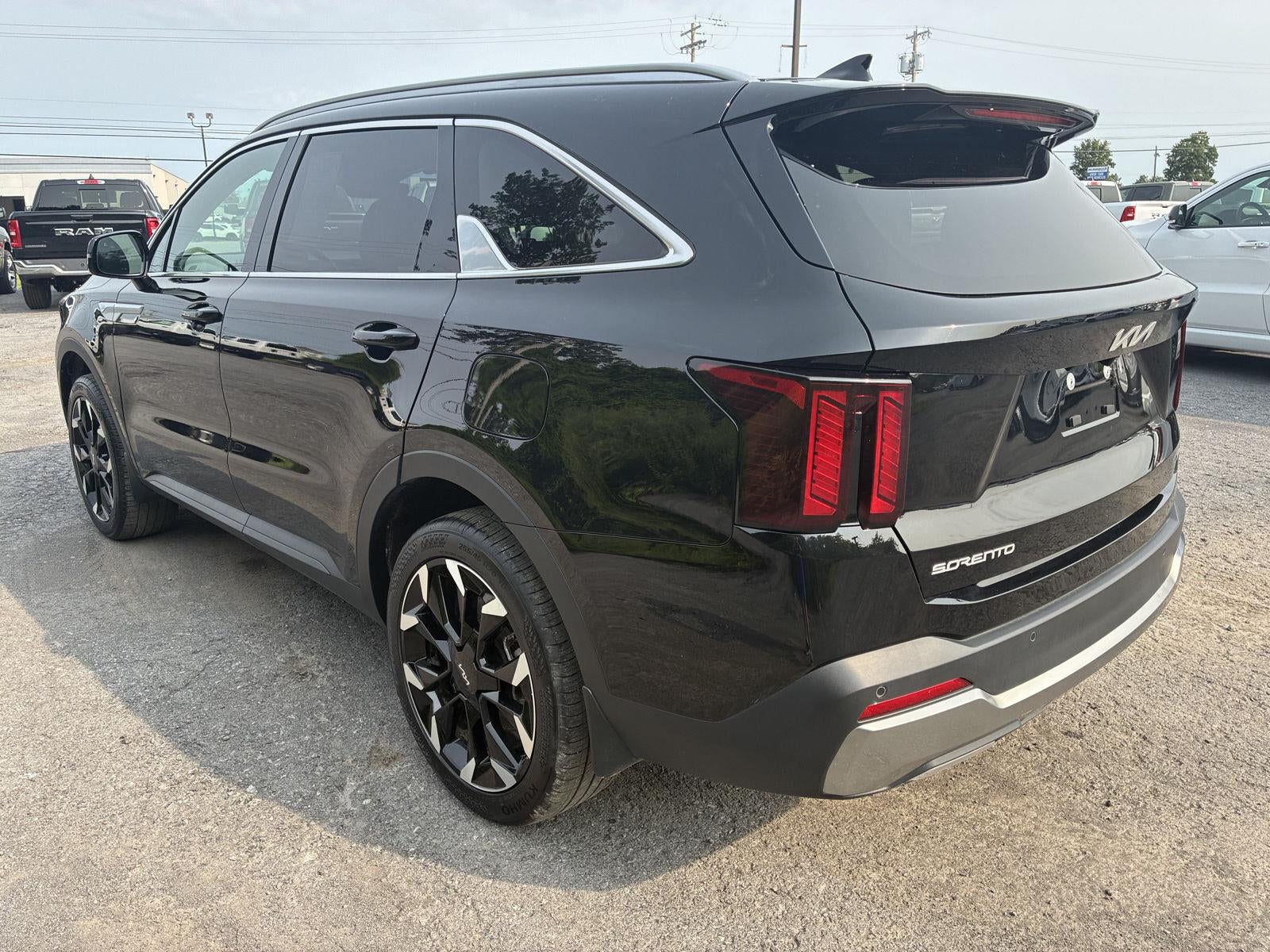 2025 Kia Sorento X-Line EX