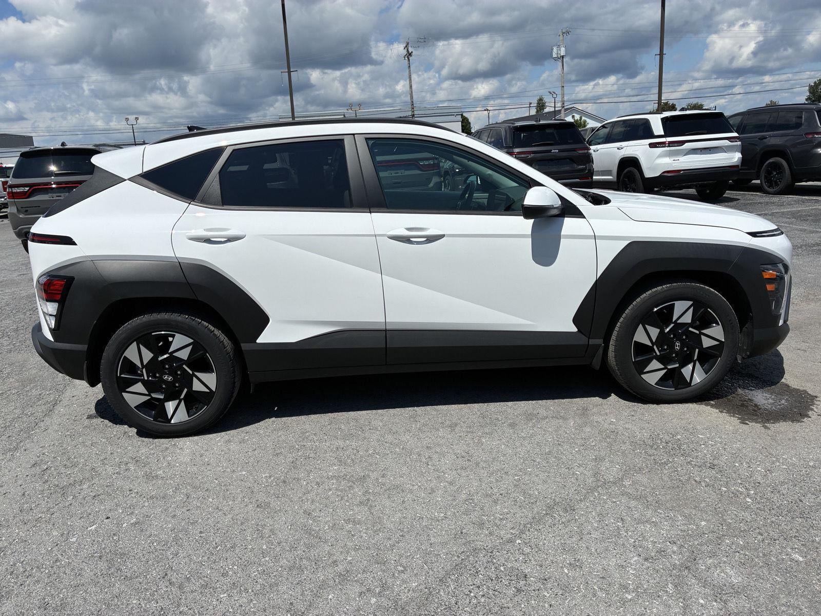 2024 Hyundai KONA SEL