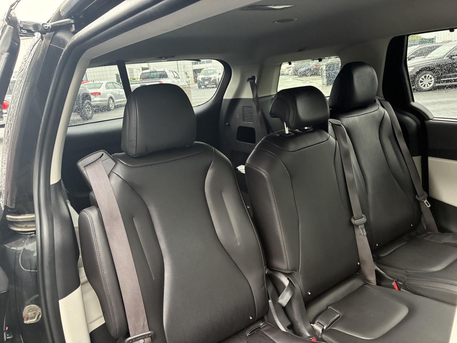 2024 Kia Carnival EX