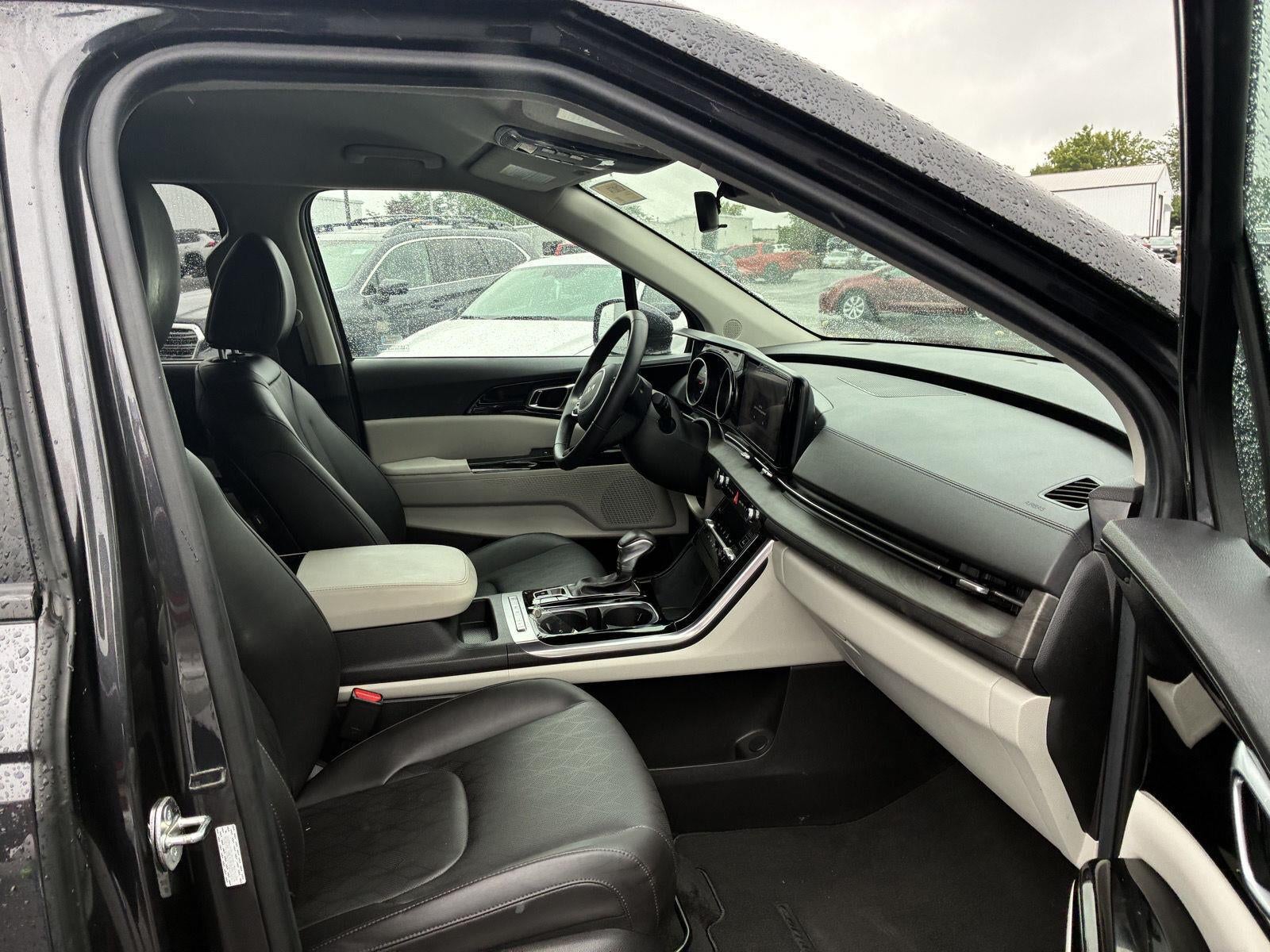 2024 Kia Carnival EX